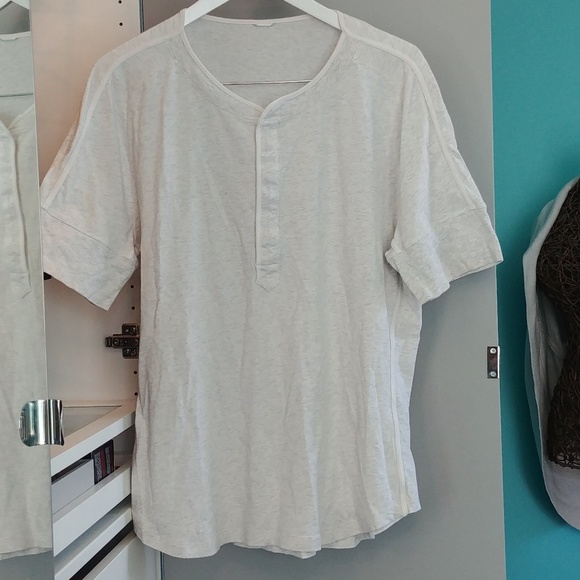 Kit and Ace Other - Kit and Ace shirt size M in EUC